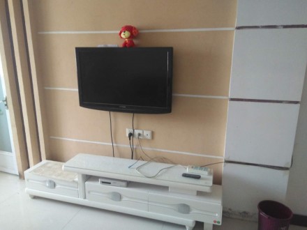 天龙新村 两室单元房年租1.2万  家具家电齐全