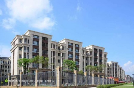 双龙苑 3室 130㎡ 92.8万 毛坯带车位