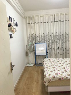 龙城庄园 3室 135㎡ 102万 精装修