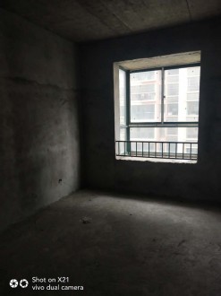 龙城庄园 边户好楼层毛坯三房93万出售
