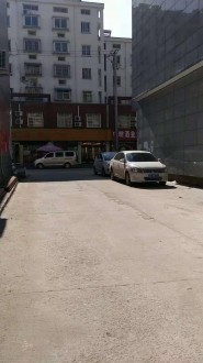二小附近 一间三层房子年租1.2万 二小附近 一间三层房子年租1.2万
