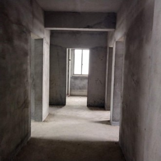 幸福家园 3室 124㎡ 87万 毛坯