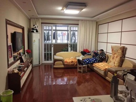 金色家园 精装三室带杂物间110万