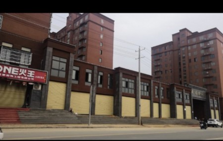 幸福家园 3室 124㎡ 88万  毛坯