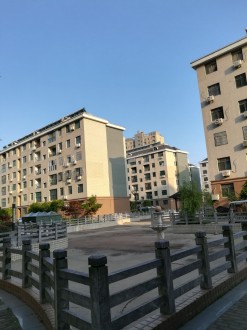 晋湖家园125㎡+杂物间 105万 精装修