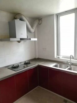 玉龙华府120㎡+车位+杂物间 106万出售