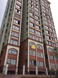 普贤花园 3室 132㎡ 98万 毛坯带10平米杂物间