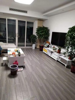 龙城庄园 3室 138㎡ 125万 精装修