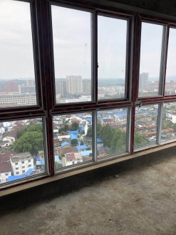 恒丰世纪城 3室2厅2卫+衣帽间 139㎡ 98.8万 毛坯