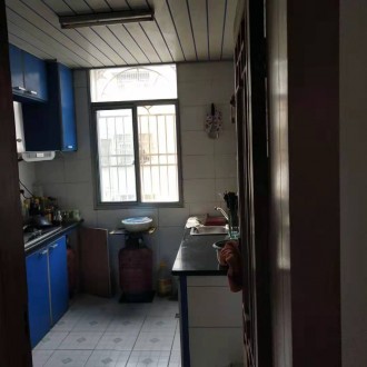 天龙新村 3室 152㎡ 94.8万 精装修带杂物间