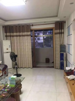 振龙山庄 3室 139㎡ 96万 毛坯带17㎡ 杂物间