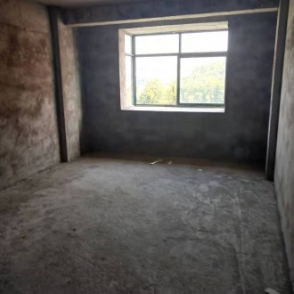 烟雨江南3+4楼复式 3室 135㎡ 60万 毛坯