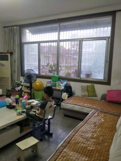 凤仪山庄 2室 99.8㎡ 67.8万 精装修，带杂物间一个