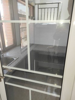 体育馆附近精装三室出租  拎包入住