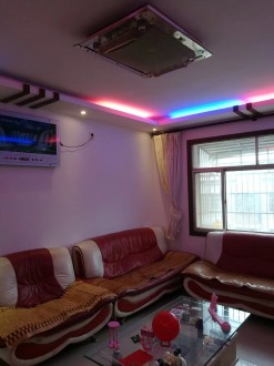 人民路 3室 102㎡ ＋18平米车库85万