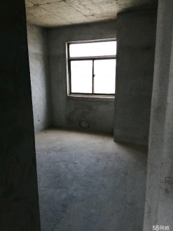 幸福家园 3室 128㎡ 88万 毛坯