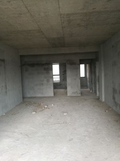 龙城庄园 3室 138㎡ 102万 毛坯