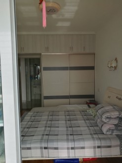 凤凰城 3室 103㎡ 95.8万 精装修（关门卖）