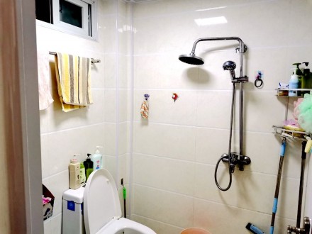 宏泰花园 3室 109㎡ 95万 精装修带杂物间