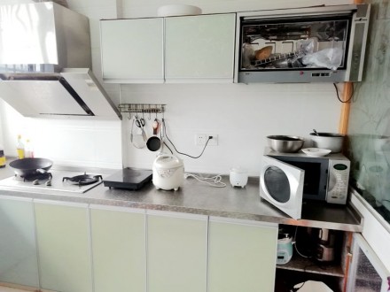 宏泰花园 3室 109㎡加复式 102万 精装修带杂物间