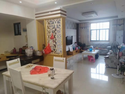 天泰花园 3室 125㎡ 96.8万 精装修，楼下带18平米杂物间