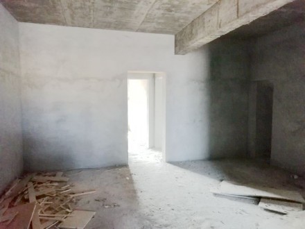文苑花园 3室 120㎡ 92.8万 毛坯带杂物间