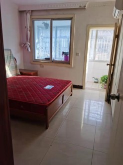 晶星家园 二楼3室 85㎡ 带杂物间72万