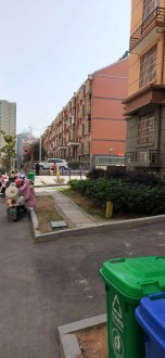 实验中学附近一间/两间三层庭院房出售  价格面议
