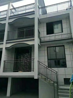 御湖城两间三层毛坯房368平178万出售  有证