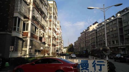 文苑花园 3室 120㎡ 105万 精装修带杂物间