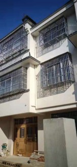 文博园附近一间三层毛坯庭院房168万