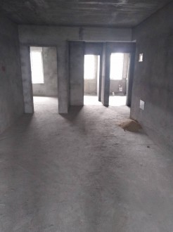 财富广场 3室 105㎡ 76.8万 毛坯