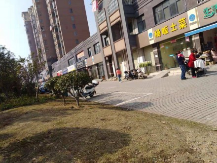 玉龙华府 3室 100㎡ 88万 精装修带杂物间