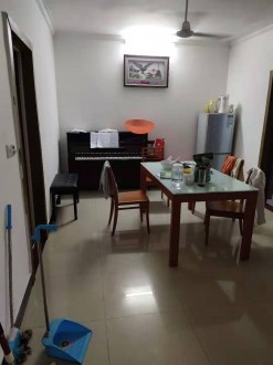 宏泰花园 3室 110㎡ 90万 精装修带车位