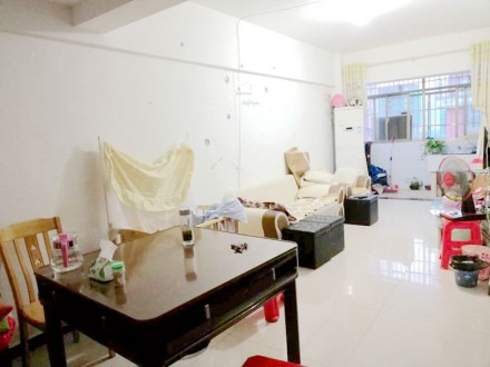 方合小区 3室 104㎡ 82.8万 普通装修带车位