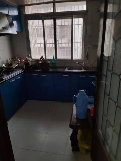 建安公司 3室 101㎡ 带杂物间.72.8万 普通装修