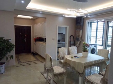 玉龙华府楼梯房 3室 119㎡ 105万 精装修带杂物间