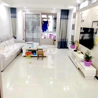 晋湖家园 3室 141㎡ 128万 精装修带车位杂物间