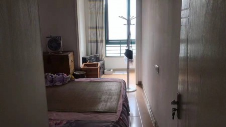 晋湖家园 3室 147㎡ 145万 精装修带杂物间