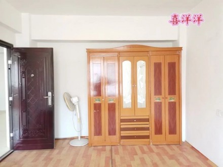 文苑花园 3室 104㎡ 82万 普通装修带杂物间