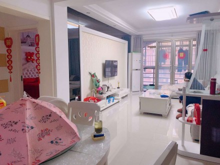 玉龙华府 3室 120㎡ 105万 精装修带杂物间