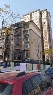 玉龙华府 3室 99㎡ 90万 精装修带杂物间