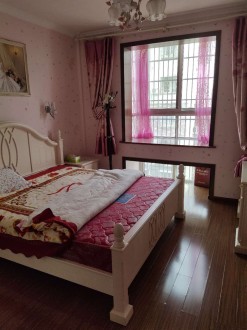 人民路 3室 96㎡ 79.8万 普通装修带杂物间，庭院