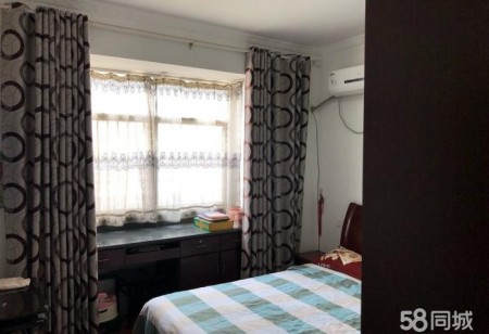 物华小区 3室 105㎡ 75万 精装修带杂物间