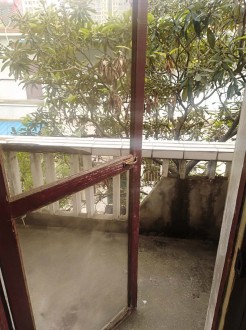 高坦路信访局附近 两间两层庭院房出租，有院子