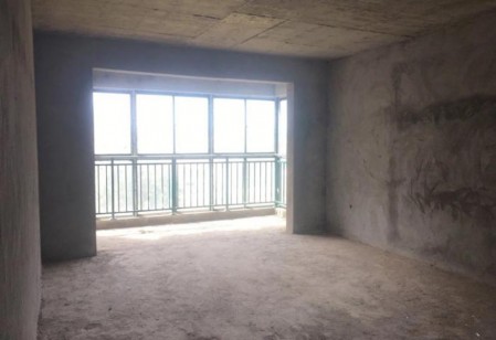 龙城庄园 3室 147㎡ 110万 毛坯