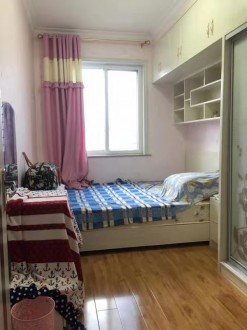 宏泰花园 3室 110㎡ 89.8万 精装修带车位杂物间