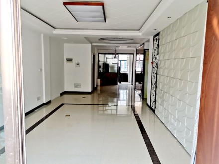 天泰花园 3室 118㎡ 108万 精装修带车库