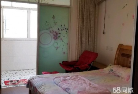 宏泰花园 3室 110㎡ 90万 精装修带杂物间