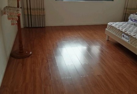 天泰花园 3室 140㎡ 108万 精装修带杂物间